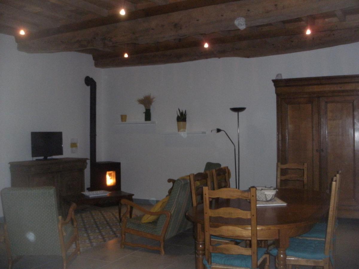 Grange Dans Ancien Corps De Ferme Hotel Bellengreville  Екстериор снимка