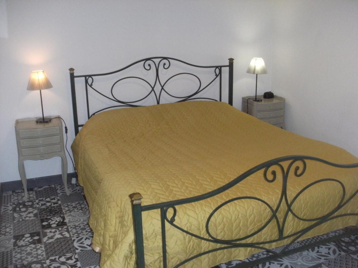 Grange Dans Ancien Corps De Ferme Hotel Bellengreville  Екстериор снимка