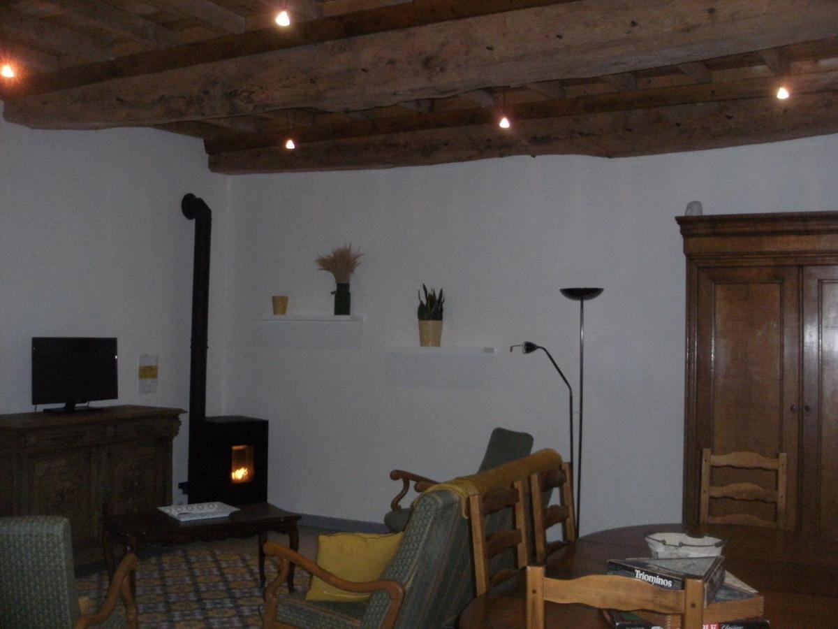 Grange Dans Ancien Corps De Ferme Hotel Bellengreville  Екстериор снимка
