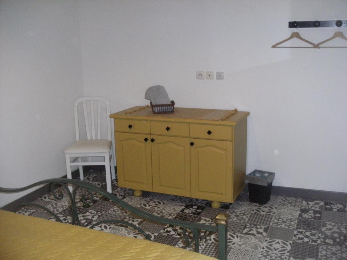 Grange Dans Ancien Corps De Ferme Hotel Bellengreville  Екстериор снимка